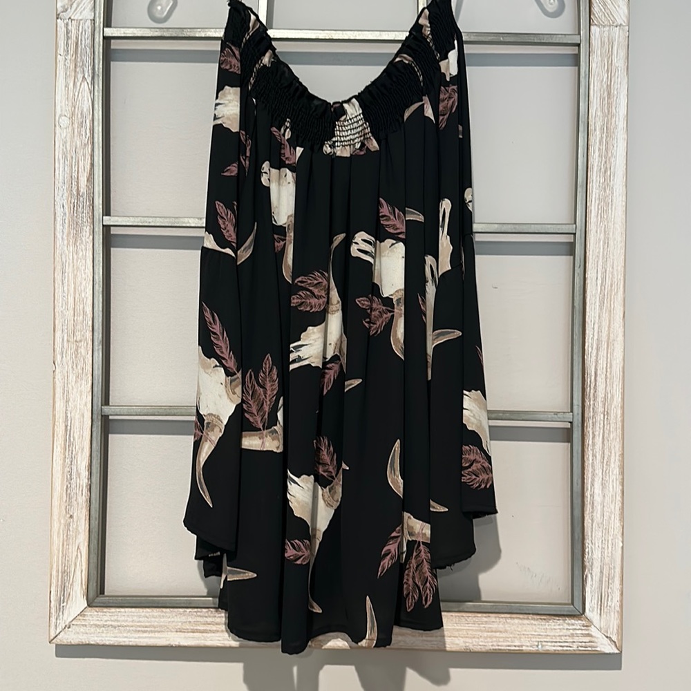 Cavenders, off the shoulder top, size m